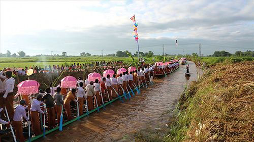 The Burmese Boat Festival